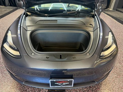 Used 2021 Tesla Model Y Long Range AWD/4WD image 36