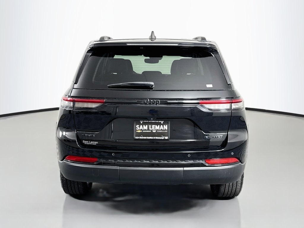Used 2023 Jeep Grand Cherokee Limited w/ Black Appearance Package AWD/4WD image 6