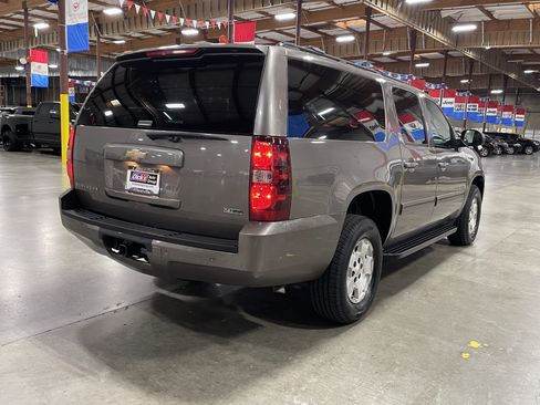 Used 2011 Chevrolet Suburban LT AWD/4WD image 5