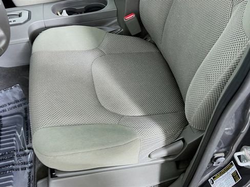 Used 2021 Nissan Frontier SV image 17