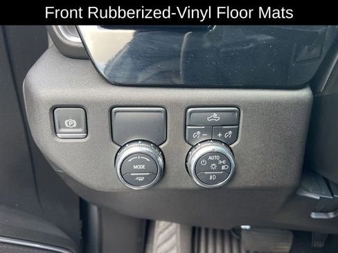 Used 2025 GMC Sierra 1500 Elevation image 27