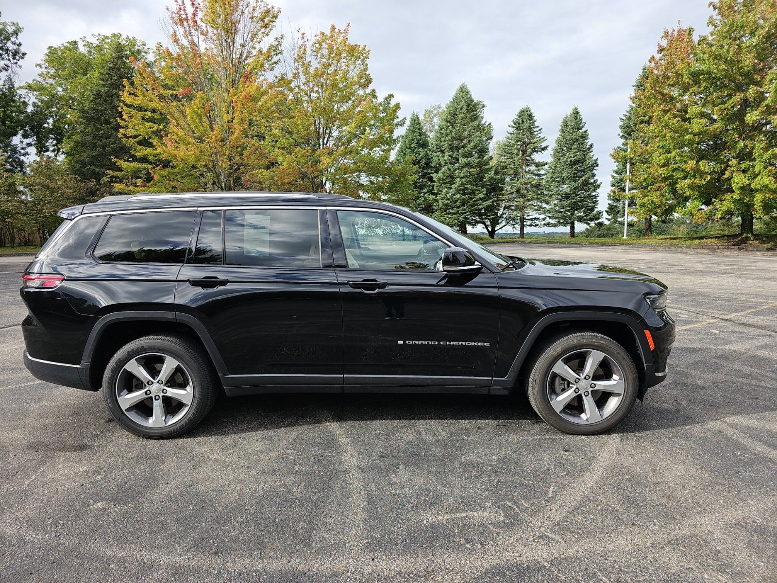Used 2021 Jeep Grand Cherokee L Limited AWD/4WD image 7