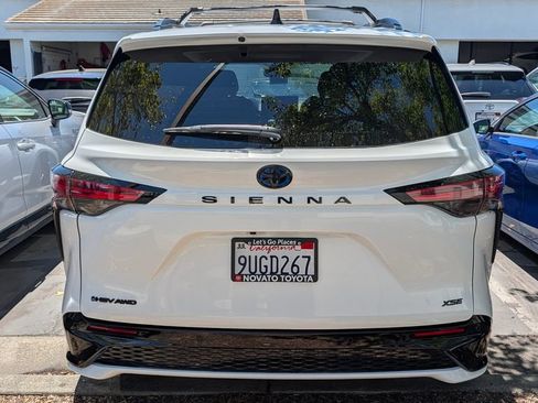 Used 2025 Toyota Sienna XSE w/ XSE Plus Package AWD/4WD image 3