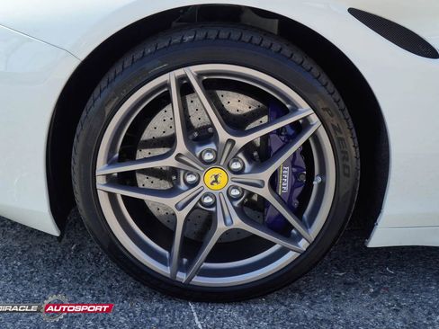 Used 2015 Ferrari California T RWD image 13