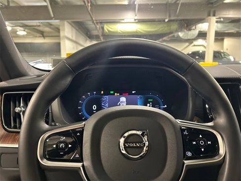 Certified 2025 Volvo XC60 T8 Ultra w/ Climate Package PRO image 12