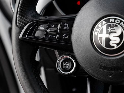 Used 2024 Alfa Romeo Stelvio Veloce image 20