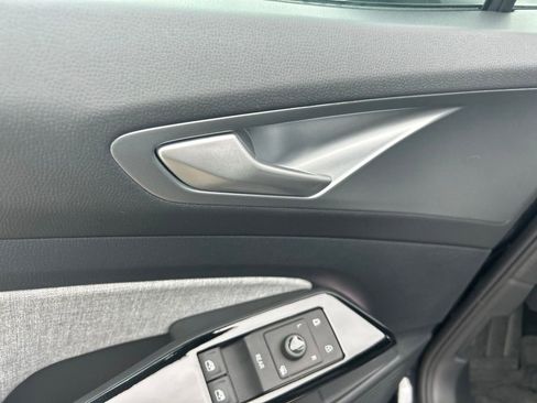 Used 2024 Volkswagen ID.4 2WD image 47