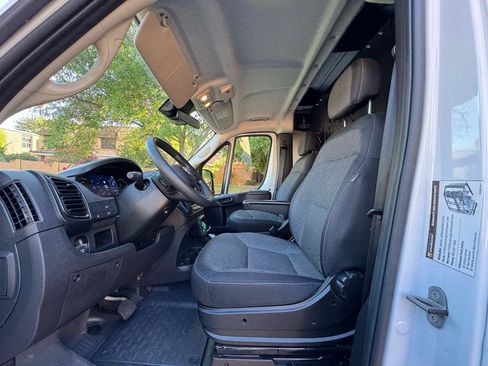 Used 2025 RAM ProMaster 2500 w/ U-Haul Equipment Group FWD image 9