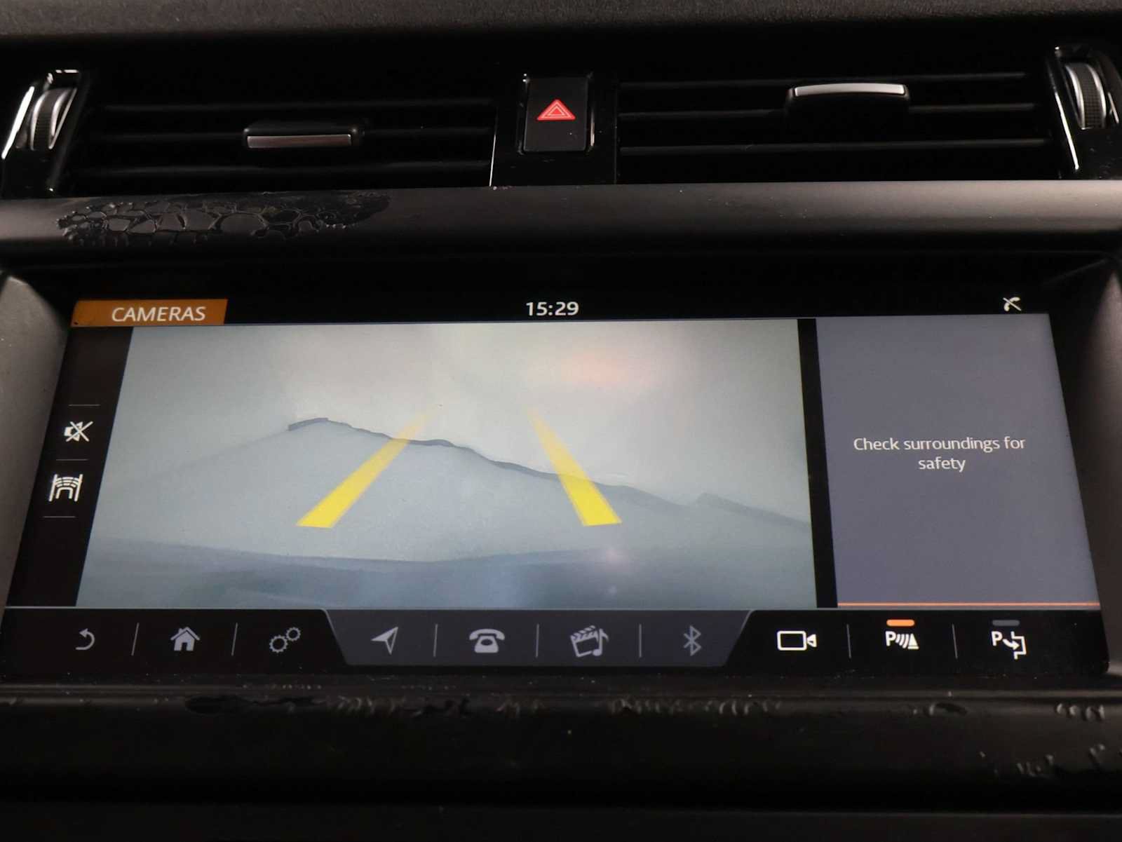 Used 2020 Land Rover Discovery SE AWD/4WD image 31