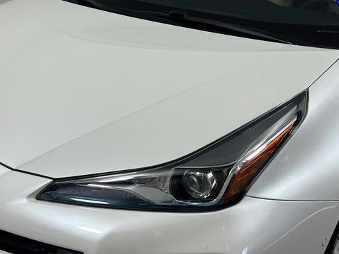 Used 2019 Toyota Prius LE image 11