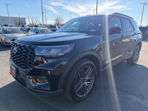 New 2026 Ford Explorer ST-Line w/ ST-Line Street Pack image 14