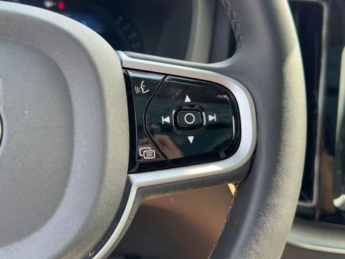 Certified 2025 Volvo XC60 B5 Plus image 19