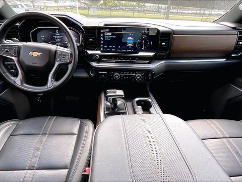 Certified 2024 Chevrolet Silverado 1500 High Country AWD/4WD image 15