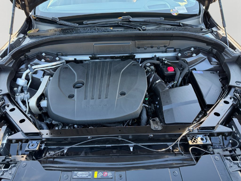 Certified 2024 Volvo XC60 B5 Ultimate w/ Climate Package AWD/4WD image 28