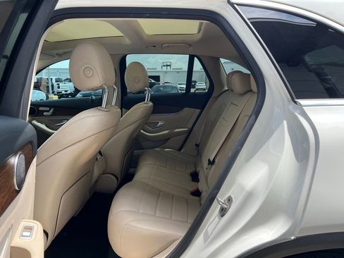 Used 2022 Mercedes-Benz GLC 300 4MATIC image 22