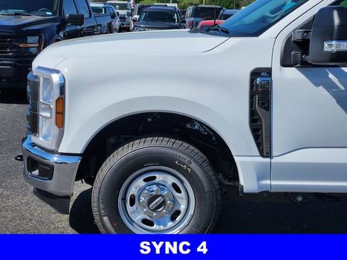 New 2026 Ford F250 XL w/ XL Chrome Package RWD image 9