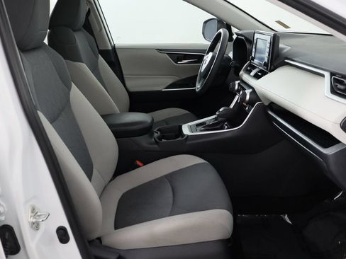 Used 2019 Toyota RAV4 XLE w/ Convenience Package AWD/4WD image 18