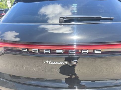 Used 2023 Porsche Macan S AWD/4WD image 5