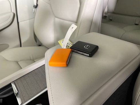 Certified 2024 Volvo XC60 T8 Plus w/ Protection Package image 31