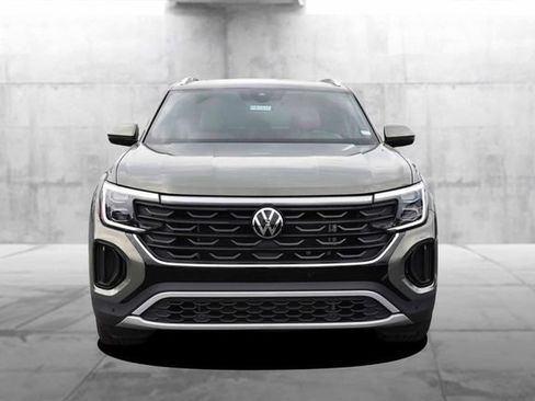 Certified 2026 Volkswagen Atlas Cross Sport SE AWD/4WD image 4