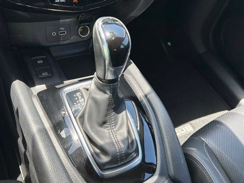 Used 2022 Nissan Rogue Sport SL FWD image 29