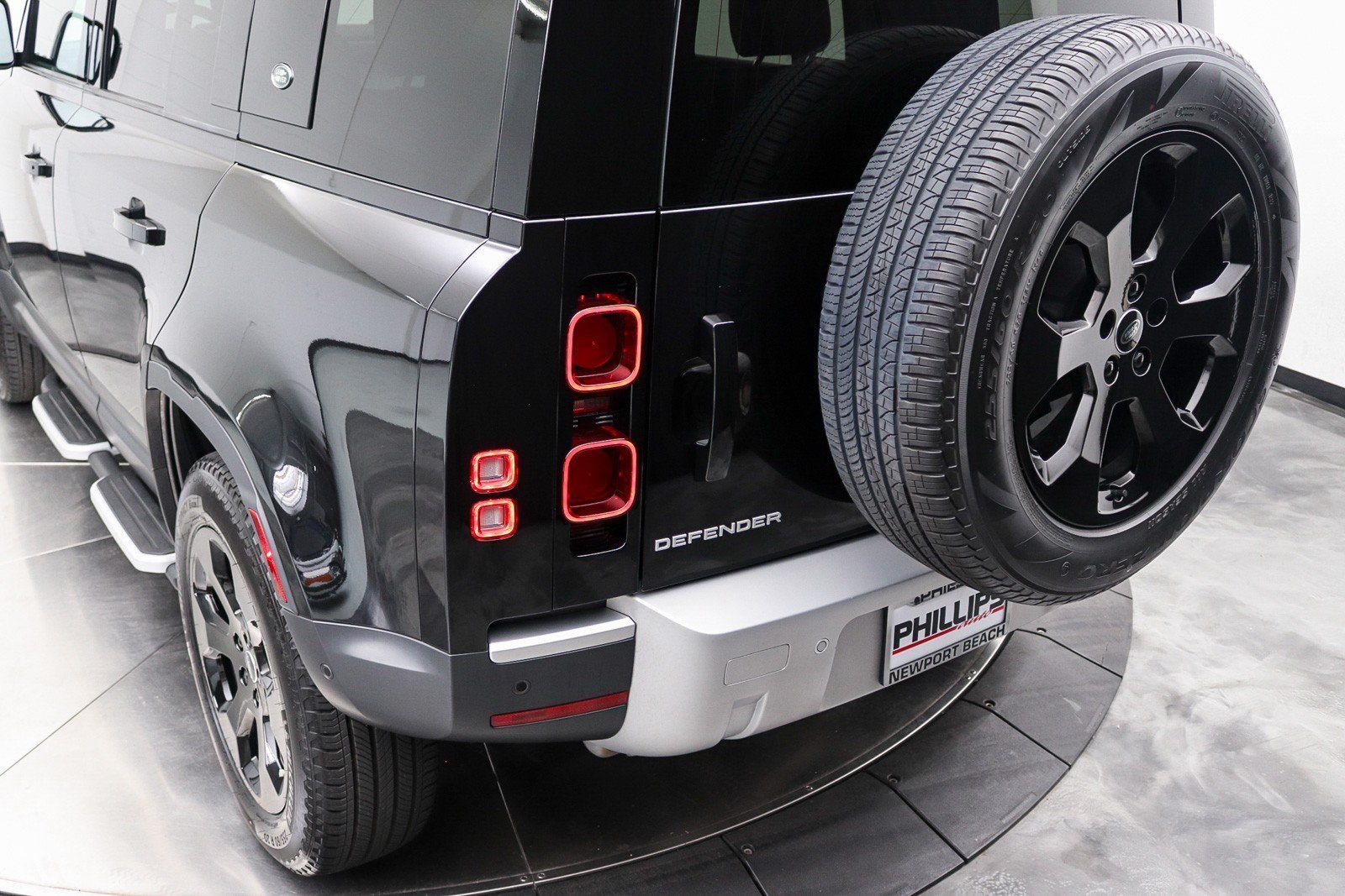 Used 2023 Land Rover Defender 110 S AWD/4WD image 12