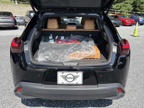 Used 2024 Lexus UX 250h AWD w/ Premium Package image 7