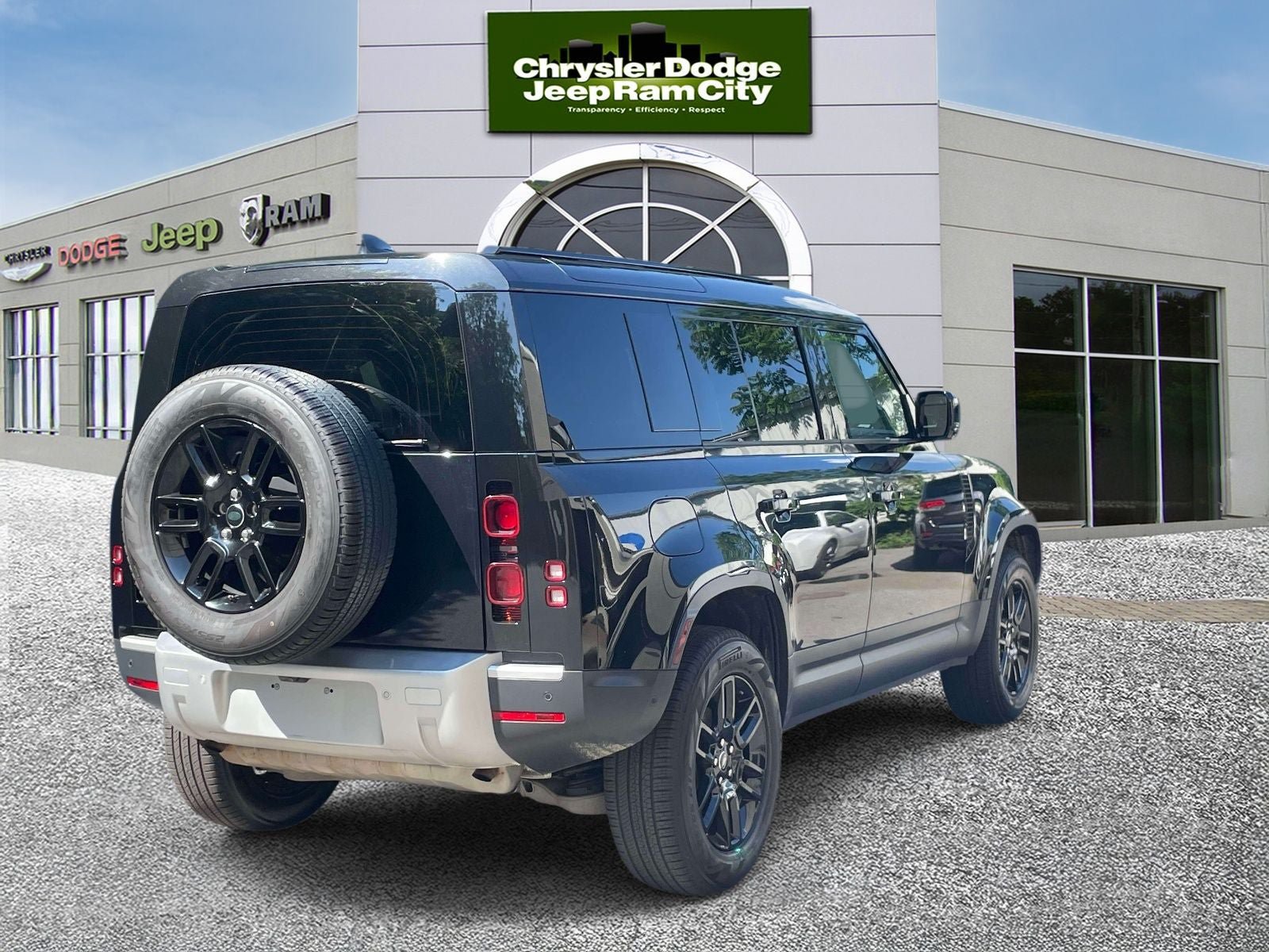 Used 2025 Land Rover Defender 110 S AWD/4WD image 6