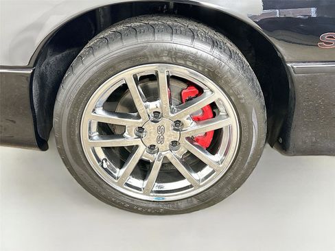 Used 2002 Chevrolet Camaro Z28 w/ SS Performance/Appearance Pkg image 28