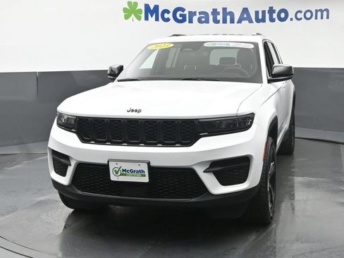 Used 2023 Jeep Grand Cherokee Altitude AWD/4WD image 24