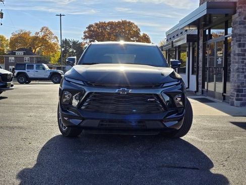 Used 2025 Chevrolet Blazer RS image 2