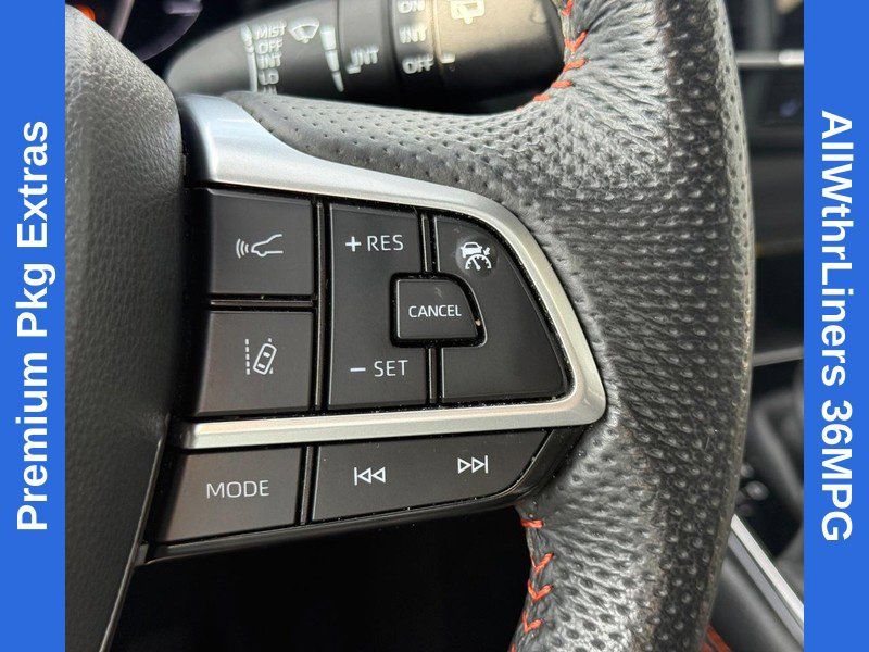 Used 2024 Toyota Sienna XSE w/ XSE Premium Package FWD image 17