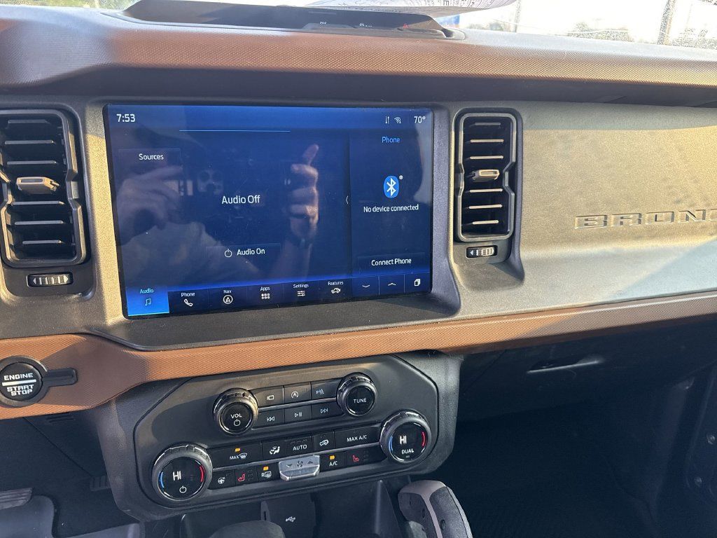 Used 2024 Ford Bronco Outer Banks AWD/4WD image 12