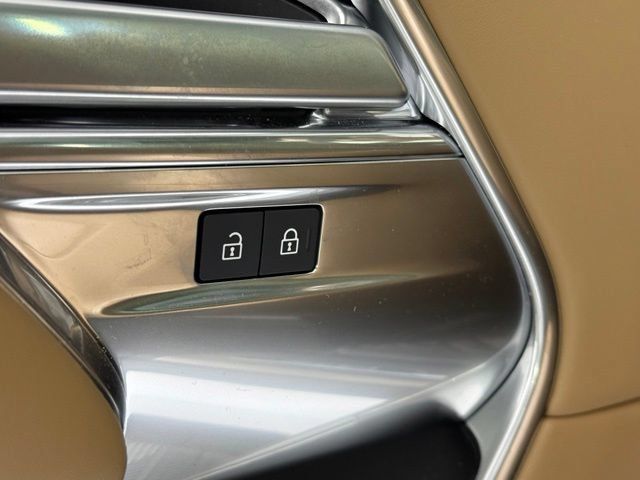 Certified 2025 Land Rover Range Rover Autobiography AWD/4WD image 23