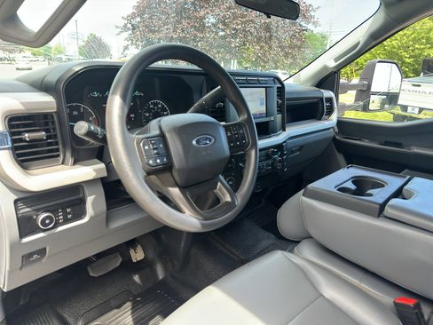 Used 2024 Ford F550 4x4 Crew Cab Super Duty image 16