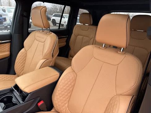 Used 2025 Jeep Grand Cherokee Summit w/ Obsidian Package image 4