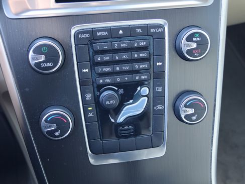 Used 2014 Volvo XC60 T6 image 25