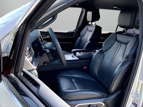 Certified 2024 Jeep Wagoneer Series II w/ Flexible Seating Group AWD/4WD image 20