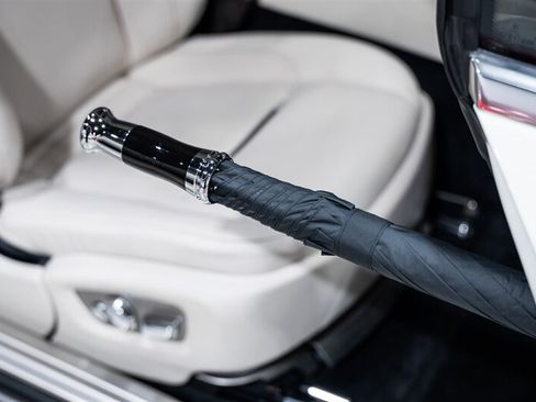 Used 2016 Rolls-Royce Wraith RWD image 31