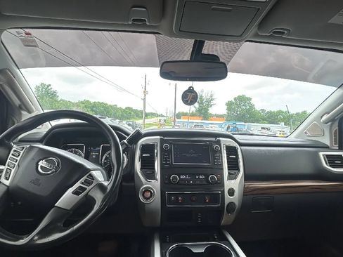 Used 2017 Nissan Titan SL RWD image 23