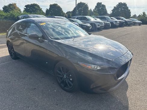 Used 2021 MAZDA MAZDA3 s FWD image 3