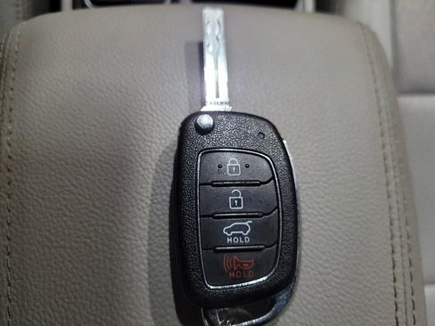 Used 2018 Hyundai Tucson SE FWD image 32