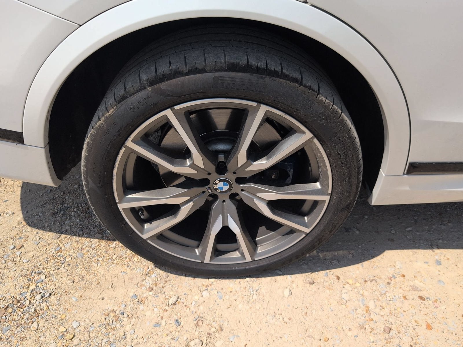 Used 2022 BMW X7 M50i w/ Dynamic Handling Package AWD/4WD image 33