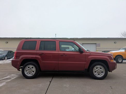 Used 2010 Jeep Patriot Sport image 4
