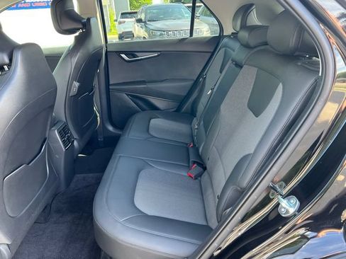 Used 2024 Kia Niro EX FWD image 4