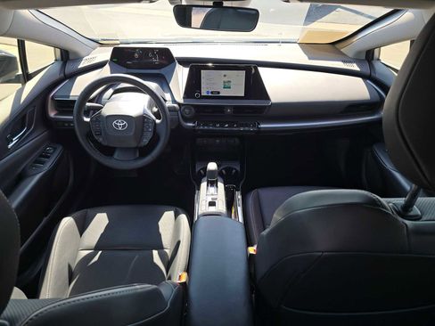 Used 2025 Toyota Prius XLE FWD image 19