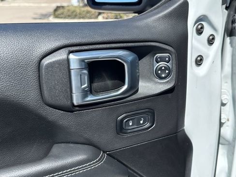 Used 2022 Jeep Wrangler Unlimited Rubicon 4xe image 5