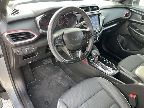 Used 2023 Chevrolet TrailBlazer RS w/ Convenience Package image 11