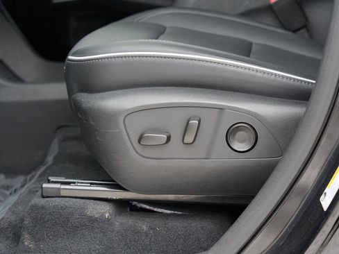 Used 2025 Buick Enclave Preferred image 15