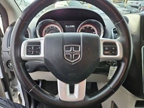 Used 2016 Dodge Grand Caravan SXT w/ Rear Park Assist Package image 18